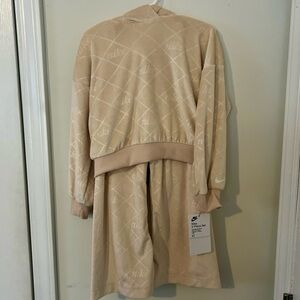 Nike Girl Toddler 2-Piece Cozy Monogram Print Set